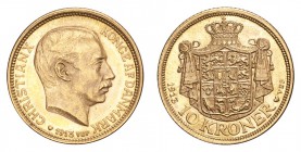 DENMARK. Christian X, 1912-47. Gold 10 Kroner 1913, Copenhagen. 4.48 g. Mintage 312,000. KM-816. UNC.
