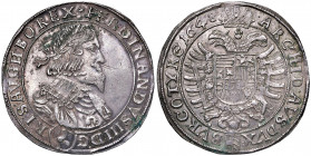 Ferdinand III. 1637 - 1657
Taler, 1648. im Revers Wappen wie 1649
Wien
28,61g
Her. --.
kleiner Kratzer im Avers
vz