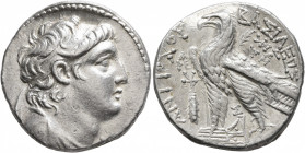 SELEUKID KINGS OF SYRIA. Antiochos VII Euergetes (Sidetes), 138-129 BC. Tetradrachm (Silver, 28 mm, 14.00 g, 12 h), Phoenician standard, Tyre, SE 177 ...