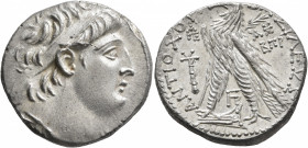 SELEUKID KINGS OF SYRIA. Antiochos VII Euergetes (Sidetes), 138-129 BC. Tetradrachm (Silver, 27 mm, 14.16 g, 12 h), Phoenician standard, Tyre, SE 182 ...