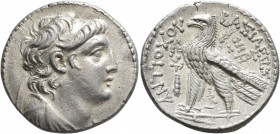 SELEUKID KINGS OF SYRIA. Antiochos VII Euergetes (Sidetes), 138-129 BC. Tetradrachm (Silver, 28 mm, 14.11 g, 12 h), Phoenician standard, Tyre, SE 177 ...