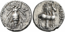 PHOENICIA. Arados. Circa 172/1-111/0 BC. Drachm (Subaeratus, 17 mm, 3.47 g, 12 h), a contemporary plated imitation, after 160 BC. Bee; to left, P; to ...