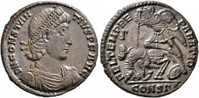 Constantius II, 337-361. Maiorina (Bronze, 23 mm, 5.51 g, 6 h), Constantinopolis, 348-351. D N CONSTANTIVS P F AVG Pearl-diademed, draped and cuirasse...