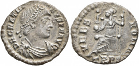 Gratian, 367-383. Siliqua (Silver, 17 mm, 2.00 g, 7 h), Treveri, 367-375. D N GRATIANVS P F AVG Pearl-diademed, draped and cuirassed bust of Gratian t...