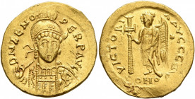 Zeno, second reign, 476-491. Solidus (Gold, 20 mm, 4.47 g, 5 h), Constantinopolis. D N ZENO PERP AVG Pearl-diademed, helmeted and cuirassed bust of Ze...