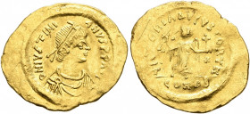 Justinian I, 527-565. Tremissis (Gold, 17 mm, 1.45 g, 5 h), Constantinopolis. D N IVSTINIANVS P P AVG Pearl-diademed, draped and cuirassed bust of Jus...