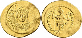 Justin II, 565-578. Solidus (Gold, 21 mm, 4.46 g, 6 h), Constantinopolis, 566/7-578. D N IVSTINVS P P AVI Helmeted and cuirassed bust of Justin II fac...