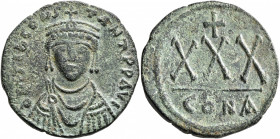 Tiberius II Constantine, 578-582. 3/4 Follis (Bronze, 30 mm, 13.00 g, 6 h), Constantinopolis, 579-582. D m TIb CONSTANT P P AVI Draped and cuirassed b...
