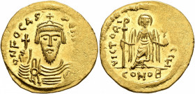 Phocas, 602-610. Solidus (Gold, 22 mm, 4.51 g, 7 h), Constantinopolis, 603-607. O N FOCAS PERP [AVI] Draped and cuirassed bust of Phocas facing, weari...