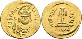 Heraclius, 610-641. Solidus (Gold, 20 mm, 4.50 g, 6 h), Constantinopolis, 610-613. d N hЄRACLIЧS P P AVG Draped and cuirassed bust of Heraclius facing...