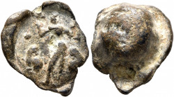 Anonymous, 4th century. Seal (Lead, 18 mm, 6.06 g). Daniel in the lion’s den: Daniel standing left, his arms raised in prayer, lion on either side. B....