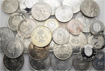 A lot containing 31 coins, mostly silver. All: Asia. About extremely fine to good extremely fine. LOT SOLD AS IS, NO RETURNS. 31 coins in lot.


Fr...