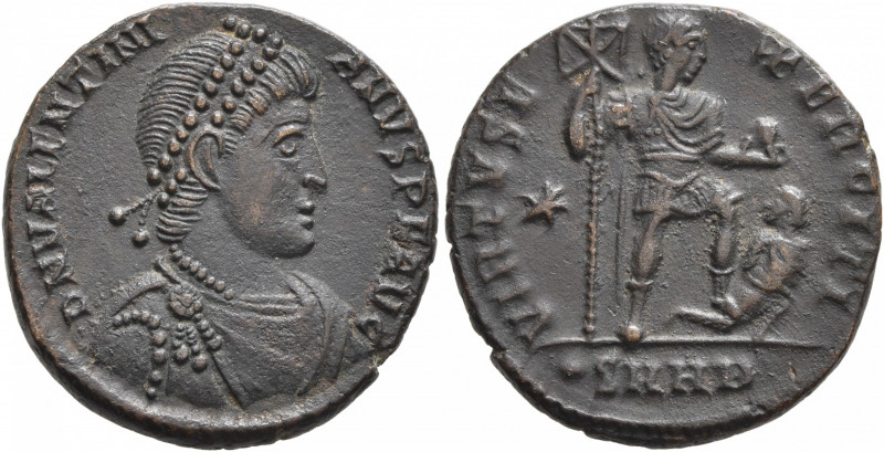 Valentinian I, 364-375. Maiorina (Bronze, 21 mm, 5.14 g, 12 h), Heraclea, 383-38...