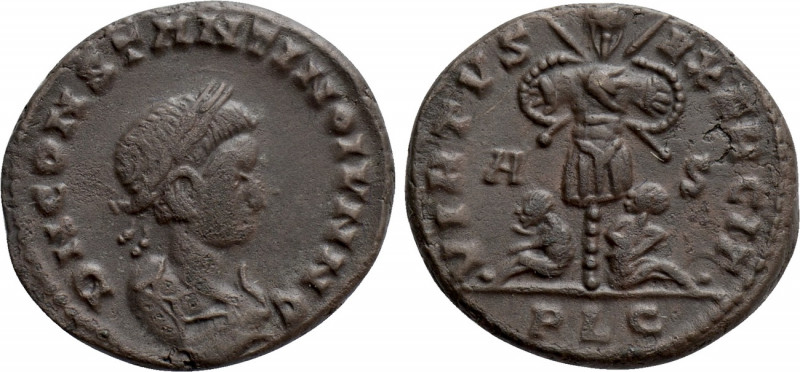 CONSTANTINE II (Caesar, 316-337). Follis. Lugdunum. 

Obv: D N CONSTANTINO IVN...