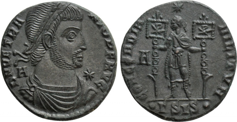 VETRANIO (350). Ae. Siscia. 

Obv: D N VETRANIO P F AVG. 
Laureate, draped an...