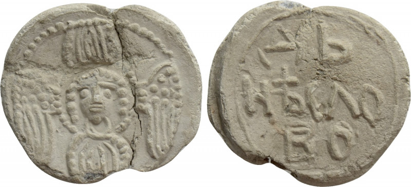 BYZANTINE SEALS. Uncertain (Circa 10th-14th centuries). 

Obv: Facing head of ...