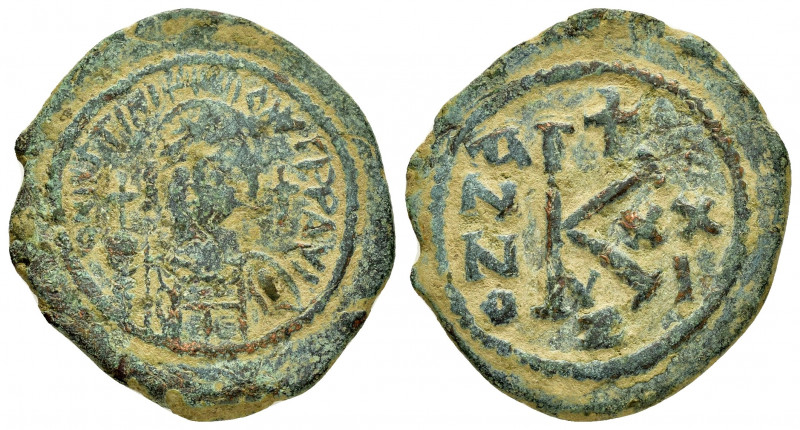 JUSTINIAN I.(527-565).Constantinople.Half Follis.

Obv : D N IVSTINIANVS P P AVG...