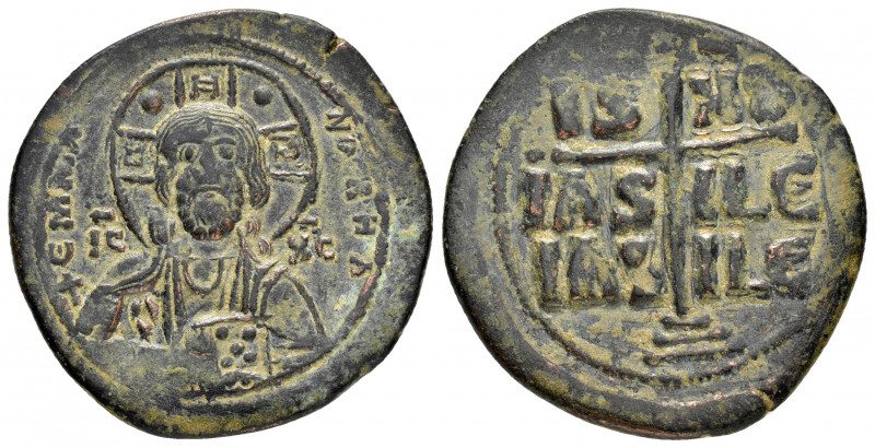 ANONYMOUS FOLLIS.Romanus III.(1028-1034).Constantinople.Follis.

Obv : + ЄMMANOV...