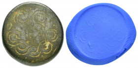 ANCIENT ROMAN BRONZE STAMP SEAL.(1st-2nd century).Ae.

Obv : Motif.

Rev : Blank.

Condition : Good very fine.

Weight : 23.8 gr
Diameter : 26 mm