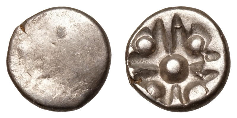 Central Europe, Western Noricum.
AR Obol
0,62 g / 9 mm
~ 1st century BCE
"Ei...