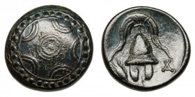 Kings of Macedon. Philip III. Arrhidaios (323-317 BCE)
AE
4,03 g / 16 mm
Miletos?
Macedonian shield with pellet on boss / Crested Macedonian helme...