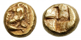 Mysia, Kyzikos.
EL Hemihekte
0,72 g / 6 mm
~ 5th-4th centuries BCE
Nike, holding aplustre, kneeling left on tunny left / Quadripartite incuse squa...