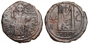 Justinian I. (527-565)
AE Follis
16,42 g / 32 mm
Theoupolis (Antioch)
Justinian I enthroned facing, wearing crown with pendilia and holding scepte...