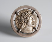 Modern Silver Brooch with Ptolemaic Coin
AR
20,60 g / 33 mm
Coin: Ptolemaic, Ptolemy VIII. (145-116 BCE)
Tetradrachm: Diademed head of Ptolemy I. ...