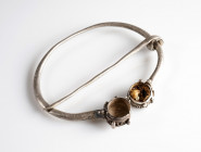 Slavic/Baltic Silver Brooch
AR
72 mm
~ 9th-11th century


Stones missing.
Austrian collection, acquired at the European art market.