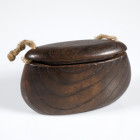 One-case Inro
Wood
5,5 cm height
Taisho Period (1912-1926)



Austrian collection, acquired at the European art market.