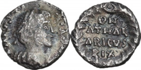 Ostrogothic Italy, Athalaric (526-534). AR Quarter Siliqua, struck in the name of Justinian I, Ravenna mint. Obv. DN IVSTINIANVS. Pearl-diademed, drap...