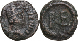 Ostrogothic Italy. AE Decanummium. Municipal bronze coinage of Ravenna, c. 536-554 AD. Obv. FELIX RAVENNA. Crowned and draped bust of Ravenna right. R...