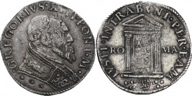Roma. Gregorio XIII (1572-1585), Ugo Boncompagni. Testone 1575, segno di zecca Camera Apostolica. CNI 24/26; M. 33; Berm. 1151. AG. 9.37 g. 29.50 mm. ...
