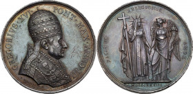 Gregorio XVI (1831-1846), Bartolomeo Alberto Cappellari. Medaglia annuale, A. III. D/ GREGORIVS XVI PONT MAX ANNO III. Busto a destra con triregno e p...