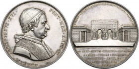 Gregorio XVI (1831-1846), Bartolomeo Alberto Cappellari. Medaglia annuale A. XI, per il restauro dell'Acquedotto Claudio. D/ GREGORIVS XVI PONT MAX AN...