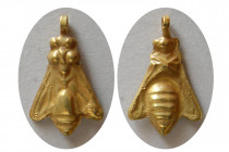 PHOENICIA, Ca. 500 BC. Early Phoenician gold Bee pendent.