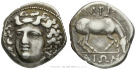 THESSALIE - LARISSA, Vers 350-340 av. J.-C., Drachme, (Argent - 5,92 g - 18 mm - 6h)
A/ Tête de la Nymphe Larissa de trois quarts de face à gauche.
...