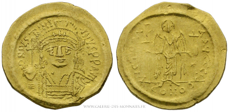JUSTINIEN Ier (527-565), Solidus frappé à Constantinople, (Or - 4,27 g - 19,5 mm...