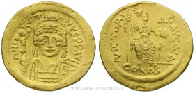 JUSTIN II (565-578), Solidus frappé à Constantinople, (Or - 4,36 g - 19,9 mm - 6h)
A/ DN I-VSTI-NVS PP AVG. Buste casqué et cuirassé de Justin II de ...