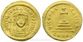 TIBÈRE II CONSTANTIN (578-582), Solidus frappé à Constantinople, (Or - 4,42 g - 21,2 mm - 6h)
A/ DN TIB CONS-TANT PP AVG. Buste diadémé et cuirassé d...