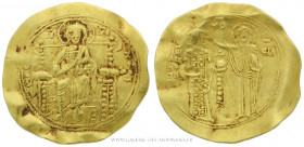 JEAN II Comnène (1118-1143), Hyperpère frappé à Constantinople, (Or - 4,37 g - 29,5 mm - 6h)
A/ Le Christ nimbé assis de face sur un trône.
R/ Jean ...