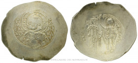 MANUEL Ier Comnène (1143-1180), Nomisma aspron trachy frappé à Constantinople, (Électrum - 4,31 g - 34,5 mm - 6h)
A/ Buste du Christ jeune nimbé de f...