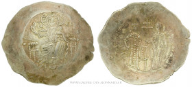 MANUEL Ier Comnène (1143-1180), Nomisma aspron trachy frappé à Constantinople, (Électrum - 4,79 g - 33,7 mm - 6h)
A/ Le Christ nimbé de face assis su...