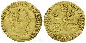HENRI II (1547-1559), Henri d'or, 1er type, 1551 N Montpellier, (Or - 3,21 g - 23,3 mm - 11h)
A/ HENRICVS. II. D. G. FRAN. REX. (différent). Buste cu...