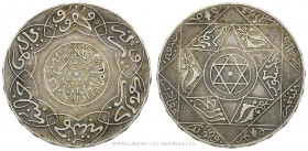 MAROC, Abdül Aziz Ier (1894-1908), 5 DIRHAMS (1/2 Rial) 1317 AH (1899) Paris, (Argent - 14,49 g - 32,6 mm - 12h)
A/ Double rosace avec inscriptions e...