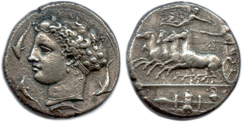 SICILE - SYRACUSE Règne de Denys 406-367
Tête de la nymphe Aréthuse à gauche, le...
