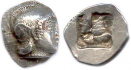 MASSALIA  type du Trésor d'Auriol 495-460
Tête d'Athéna à droite, coiffée d'un casque à cimier.
R/. Carré creux quadripartite.
♦ Brenot 5 ; BN 152 ...
