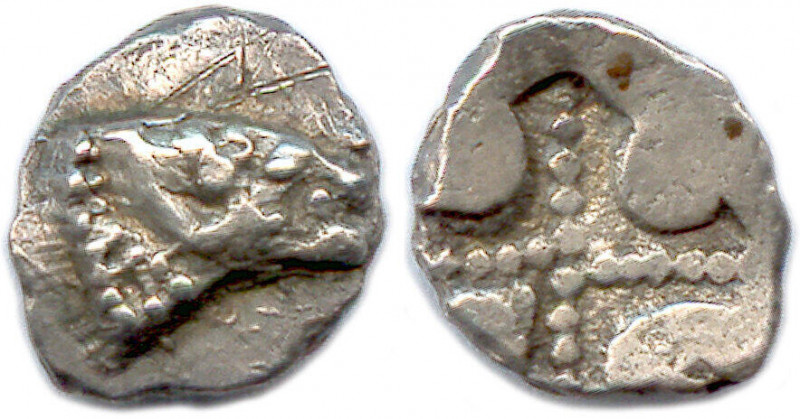 MASSALIA , type du Trésor d'Auriol 495-460
Tête de bélier à droite. R/. Carré c...