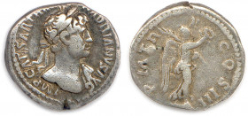 HADRIEN Publius Ælius Hadrianus 117-138
IMP CAESAR TRAIANVS HADRIANVS AVG. 
Son buste lauré, l'épaule gauche légèrement drapée. 
R/. P M TR P COS III....