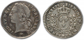 LOUIS XV 1715-1774
Sa tête ceinte d'un bandeau. Étoile, marque de Pierre Antoine Masson. 
R/. Écu ovale couronné aux armes de France entre deux branch...